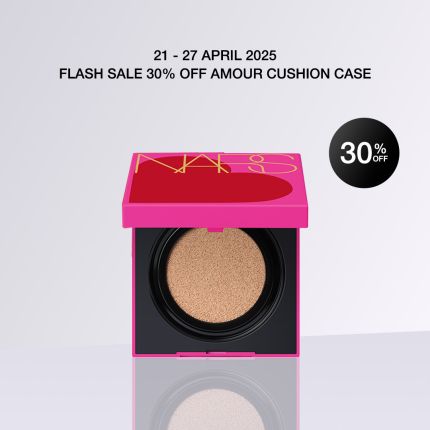 NATURAL RADIANT LONGWEAR CUSHION FOUNDATION CASE / THE AMOUR COLLECTION