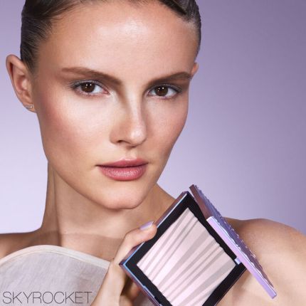 [HOLIDAY 2025] NARS AURA ILLUMINATING FACE & BODY POWDER